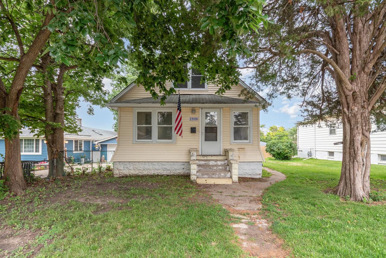 1906 Cora St., Crest Hill, IL 60403