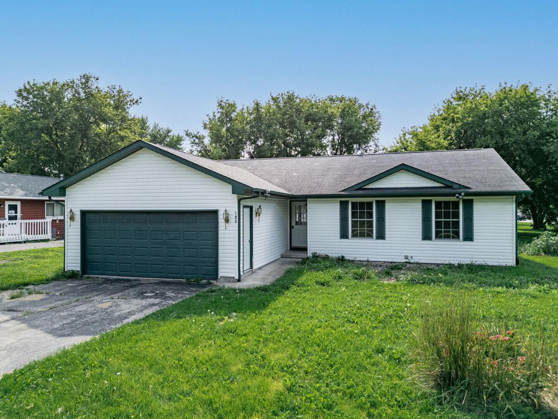 105 Rockaway Ct., Poplar Grove, IL 61065