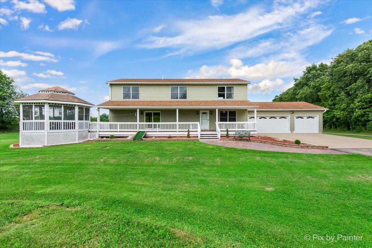 11867 N Grove Rd., Sycamore, IL 60178