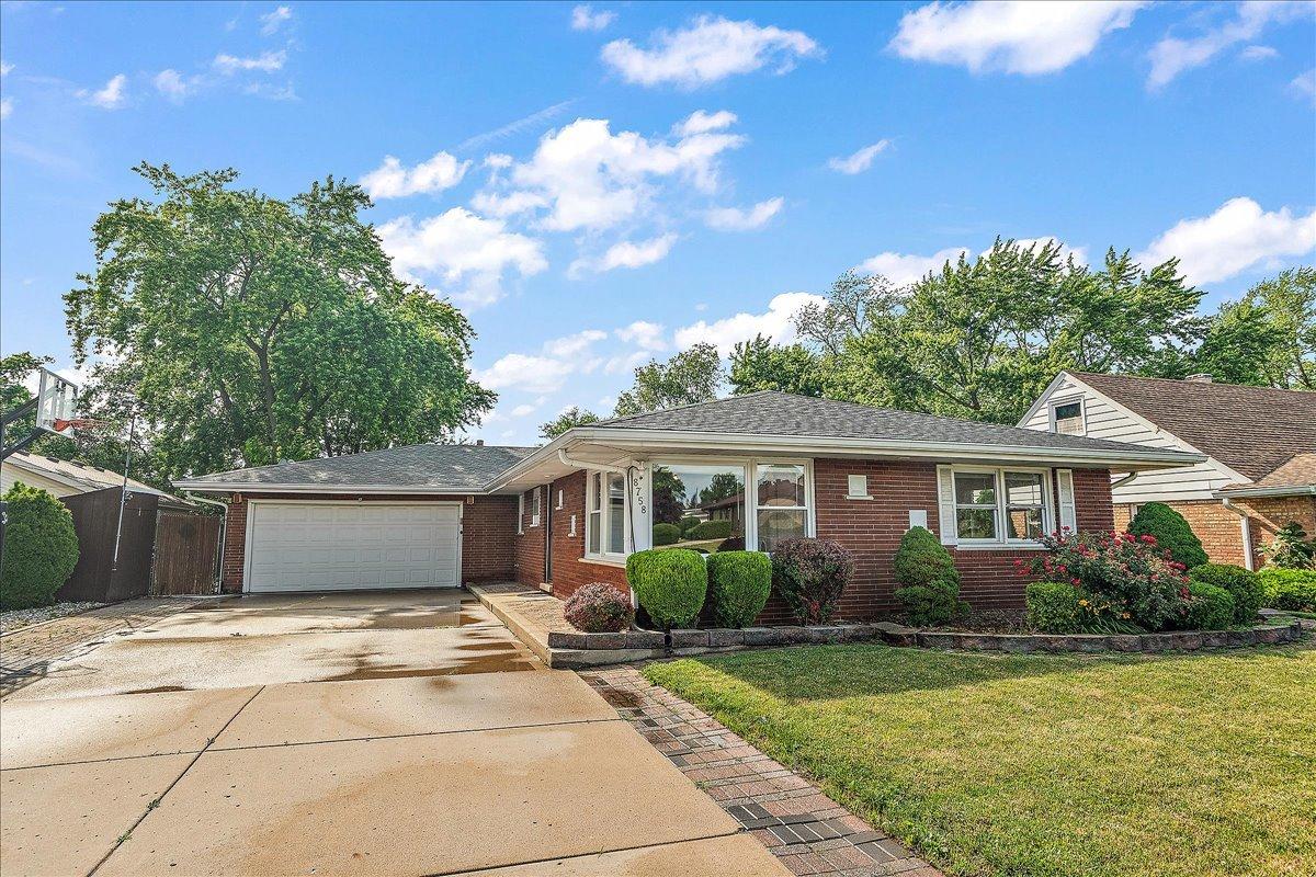 8758 Nashville Ave., Oak Lawn, IL 60453