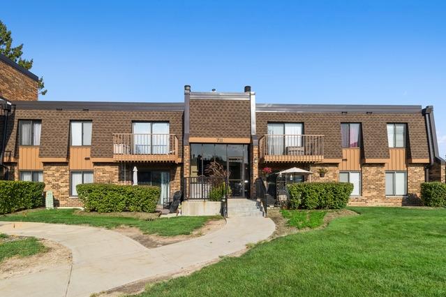 711 Tipperary Ct. #2D, Schaumburg, IL 60193