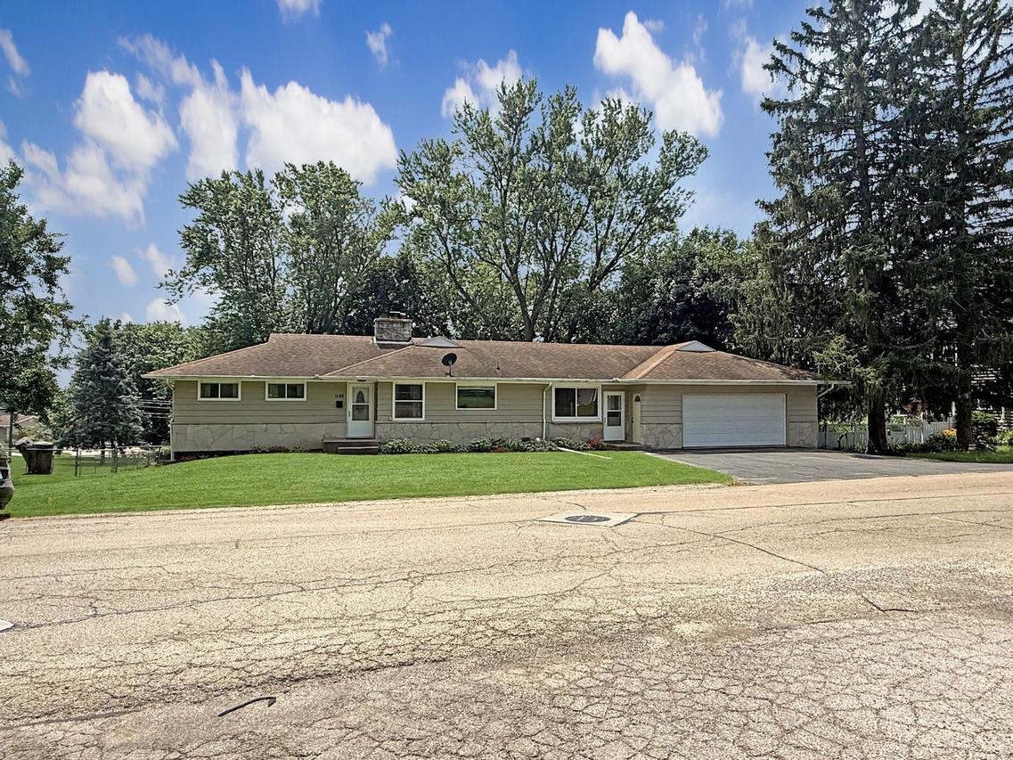 1155 Lacresta Dr., Freeport, IL 61032