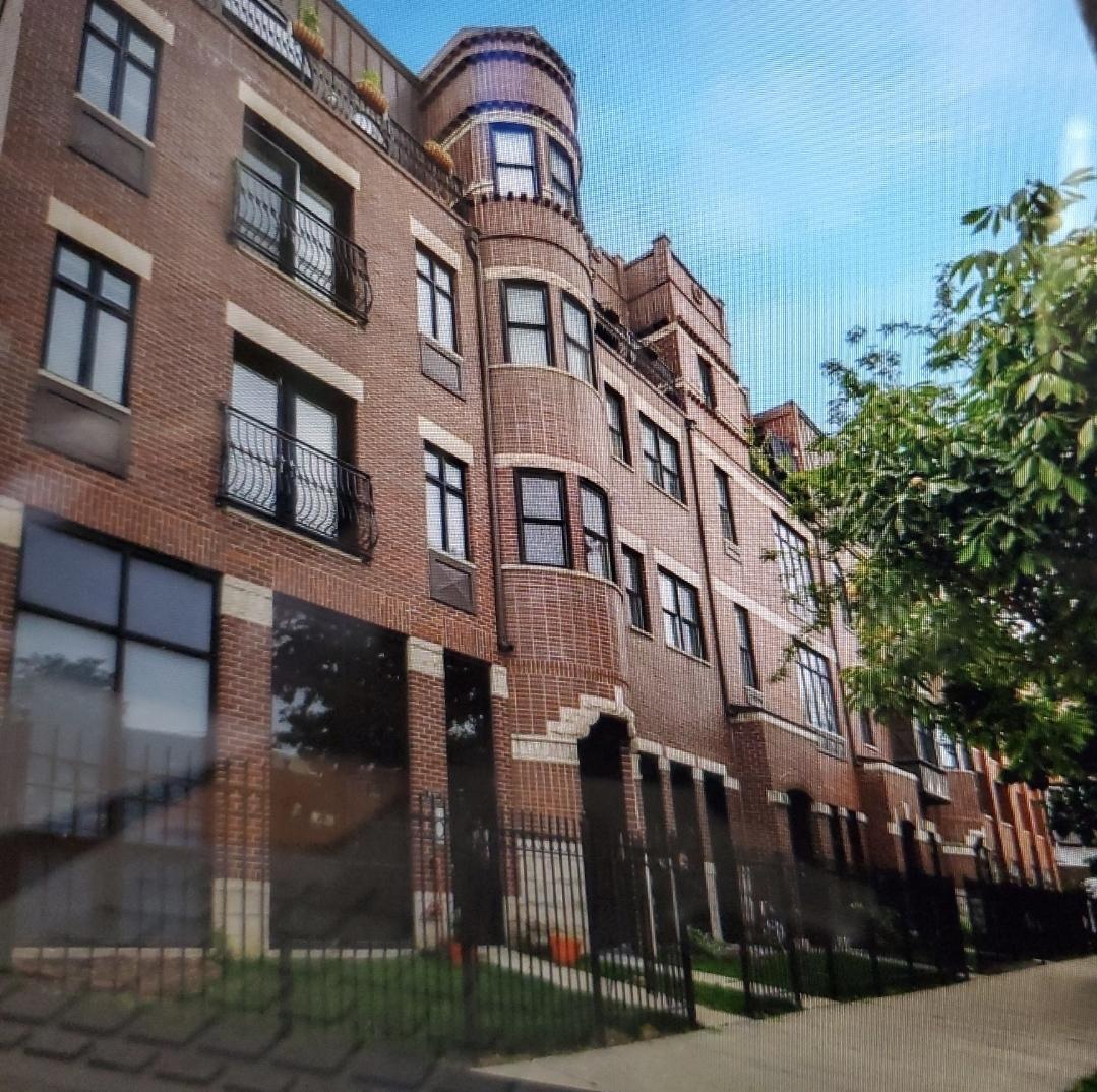 529 N Racine Ave. #3, Chicago, IL 60642