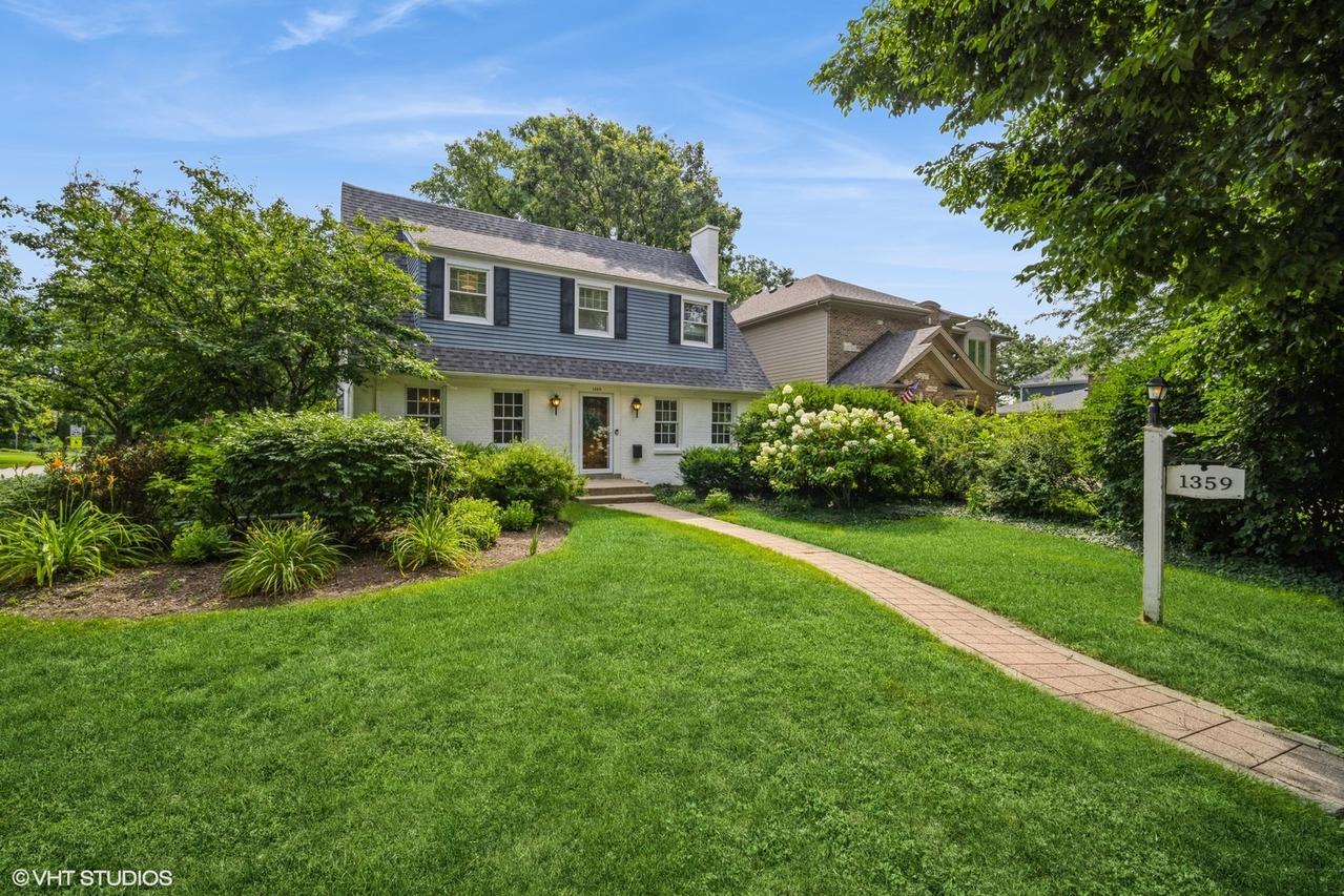 1359 Stratford Rd., Deerfield, IL 60015