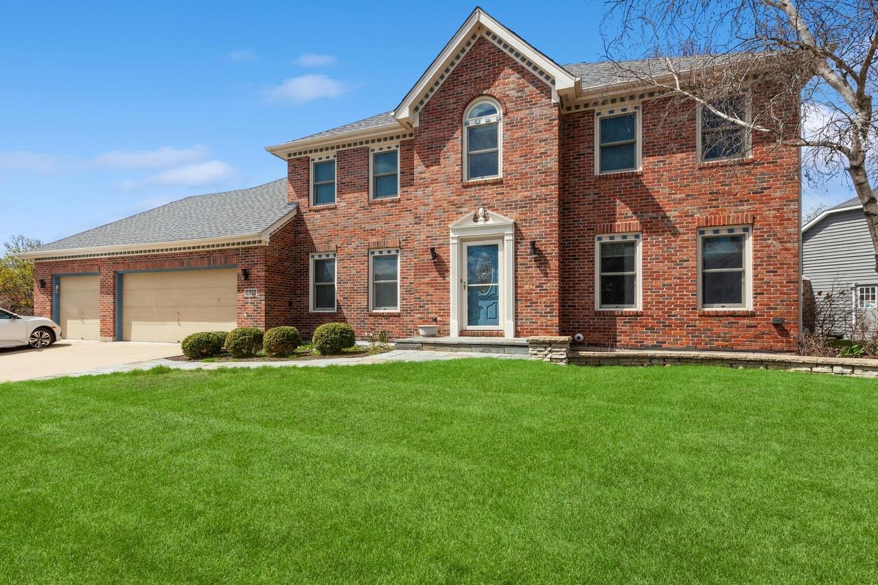 1636 Canyon Run Rd., Naperville, IL 60565