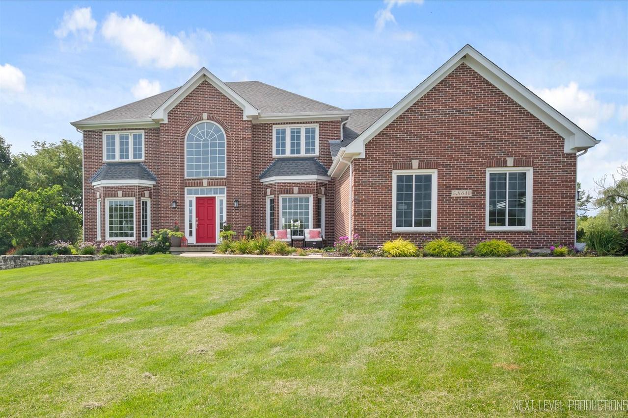 5N648 Farrier Point Ln., St. Charles, IL 60175