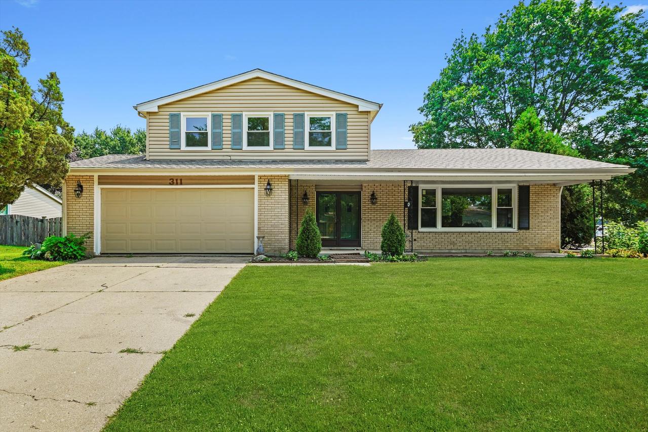 311 Greentree Pkwy., Libertyville, IL 60048