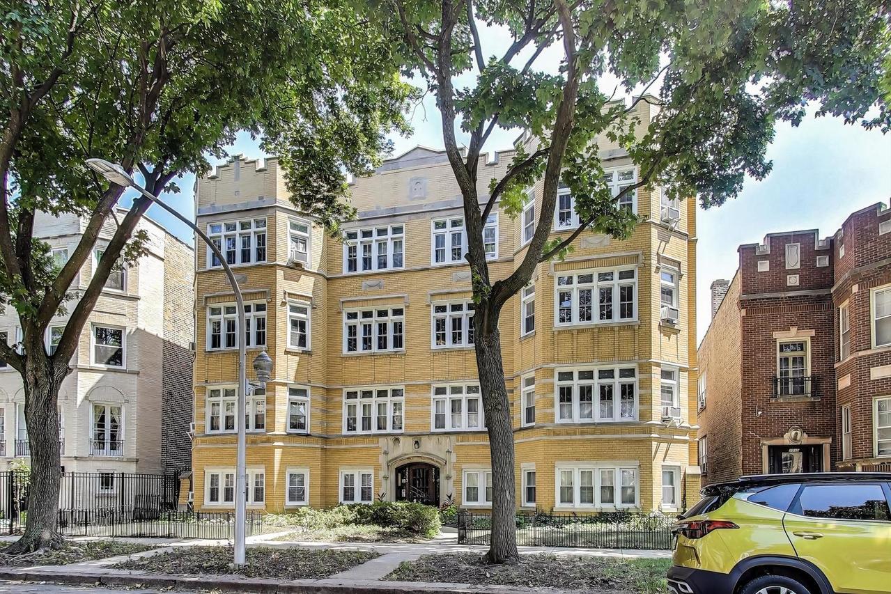 7519 N Claremont Ave. #2S, Chicago, IL 60645