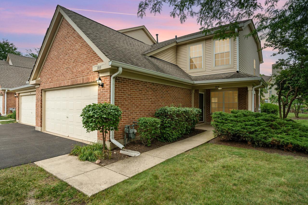 109 Thistle Ct., Schaumburg, IL 60194