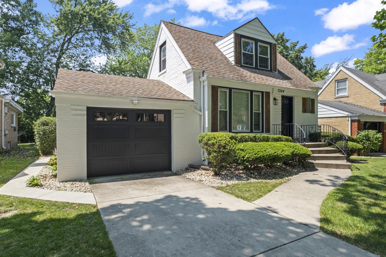 7244 N Kilpatrick Ave., Lincolnwood, IL 60712