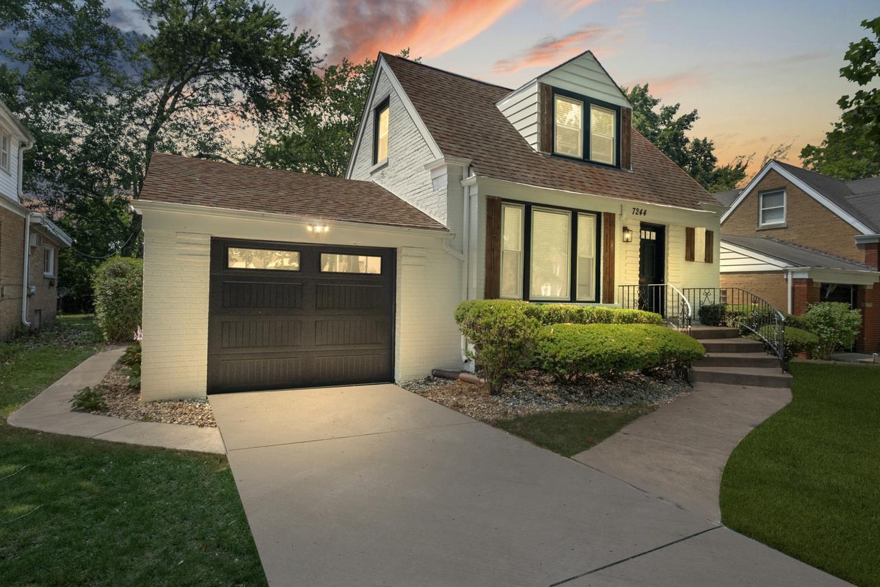 7244 N Kilpatrick Ave., Lincolnwood, IL 60712