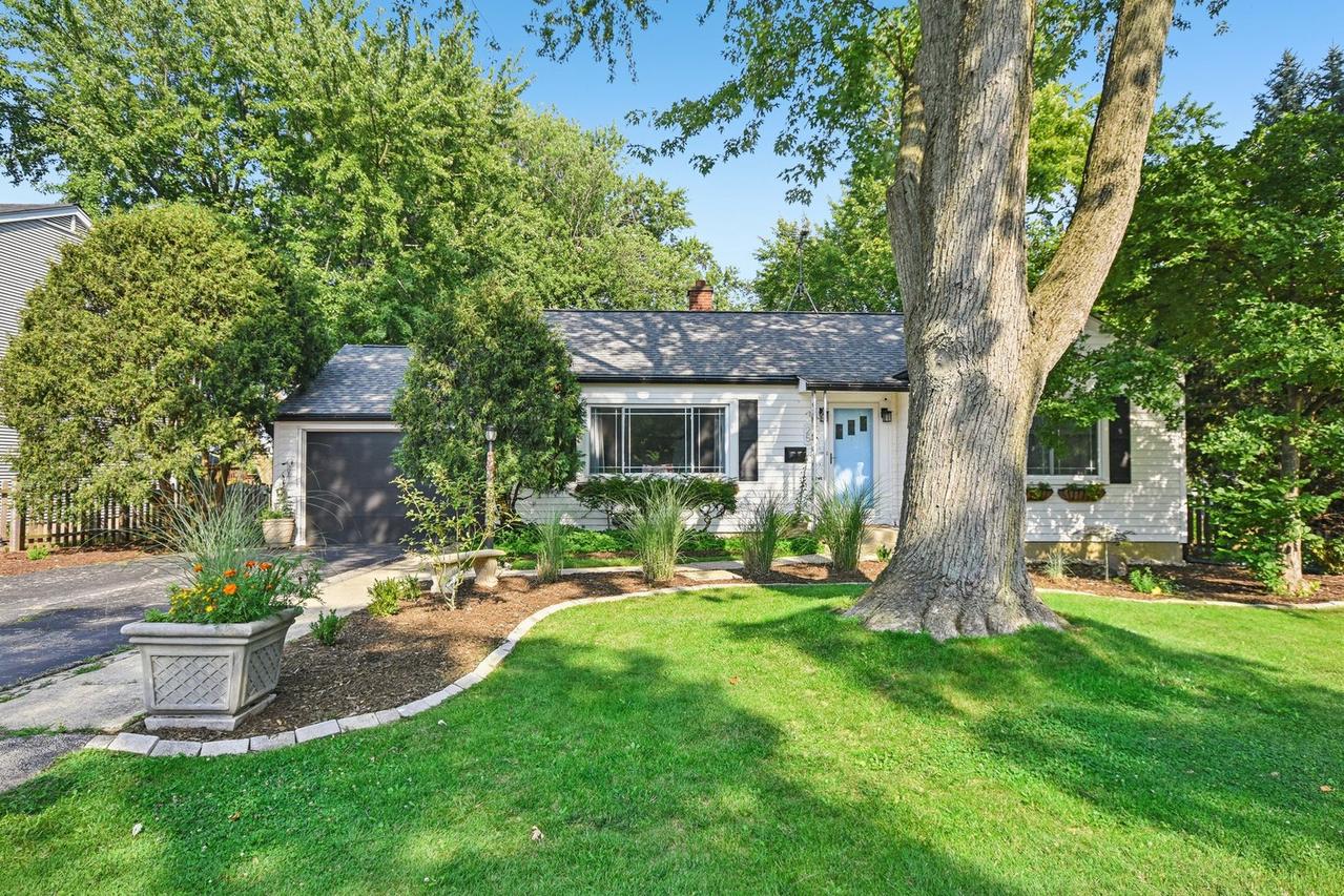 25 Nebraska St., Geneva, IL 60134