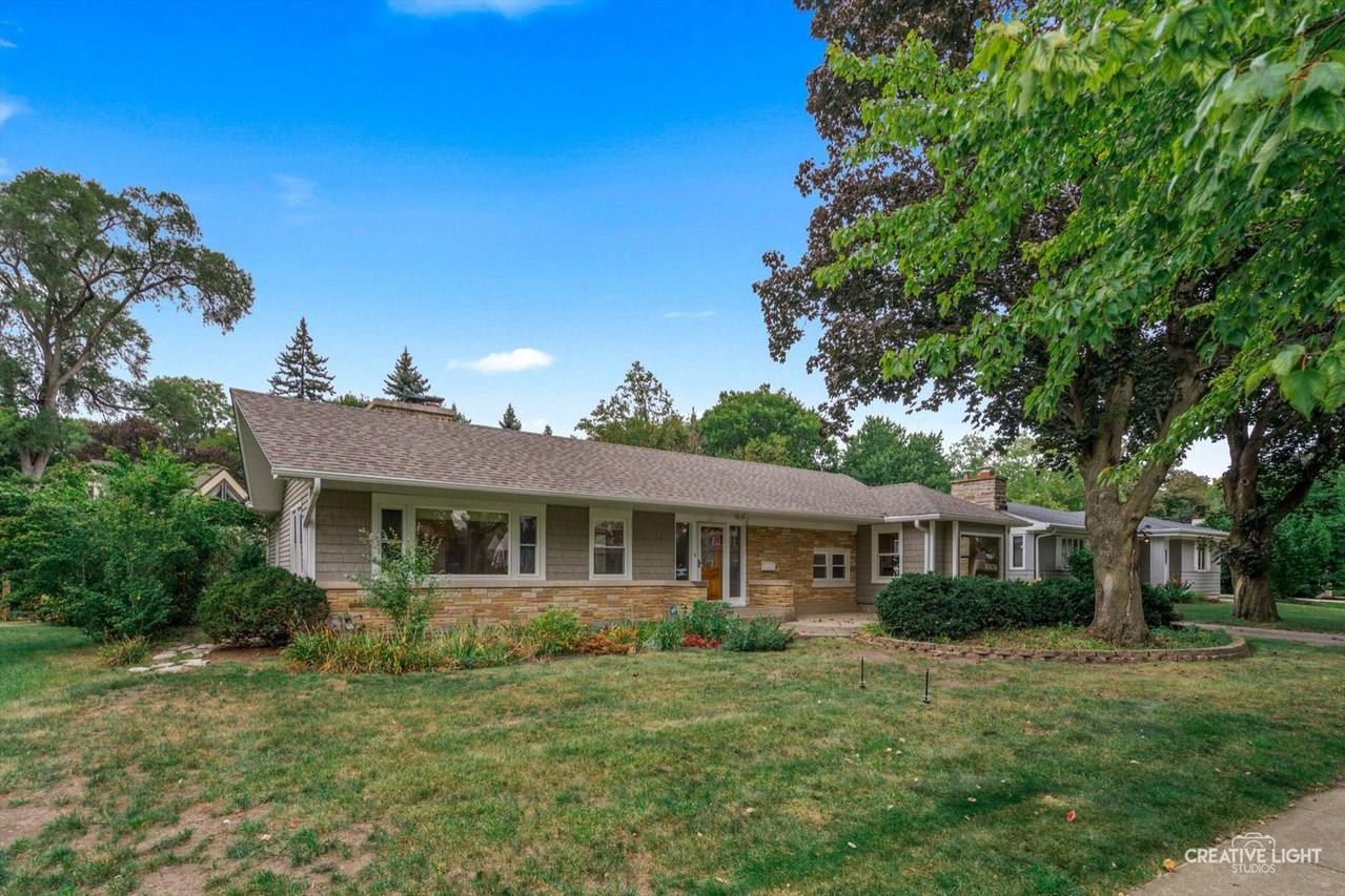 1211 James St., Geneva, IL 60134