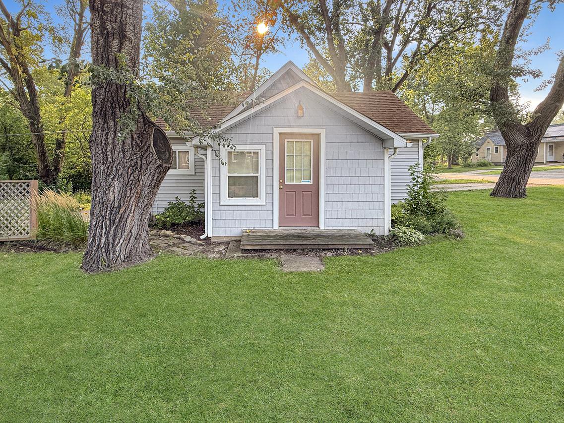 5207 Fountain Ln., Mchenry, IL 60050