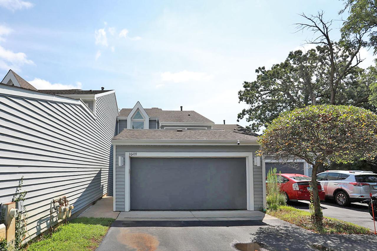 26439 N Ridge Ct., Mundelein, IL 60060