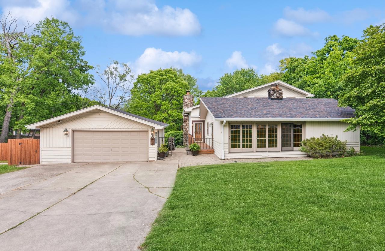 12811 S 82nd Ct., Palos Park, IL 60464