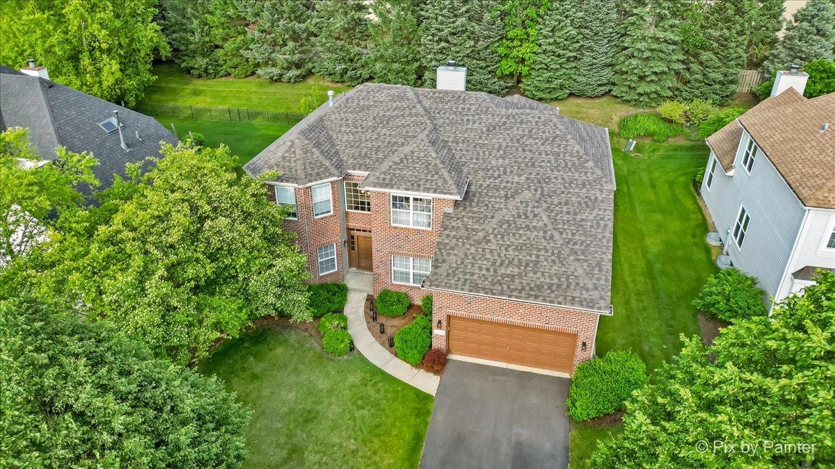 735 Chasewood Dr., South Elgin, IL 60177