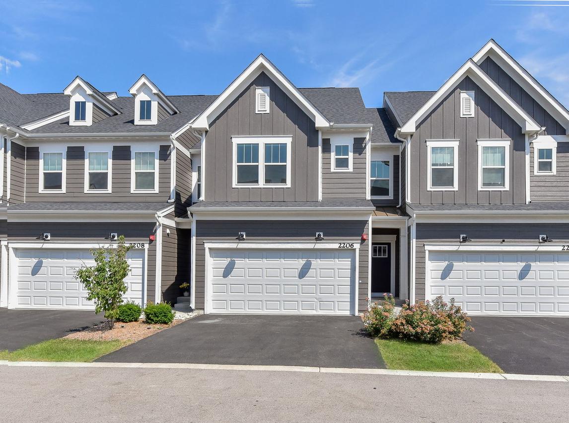2206 Weatherbee Ln., Naperville, IL 60563
