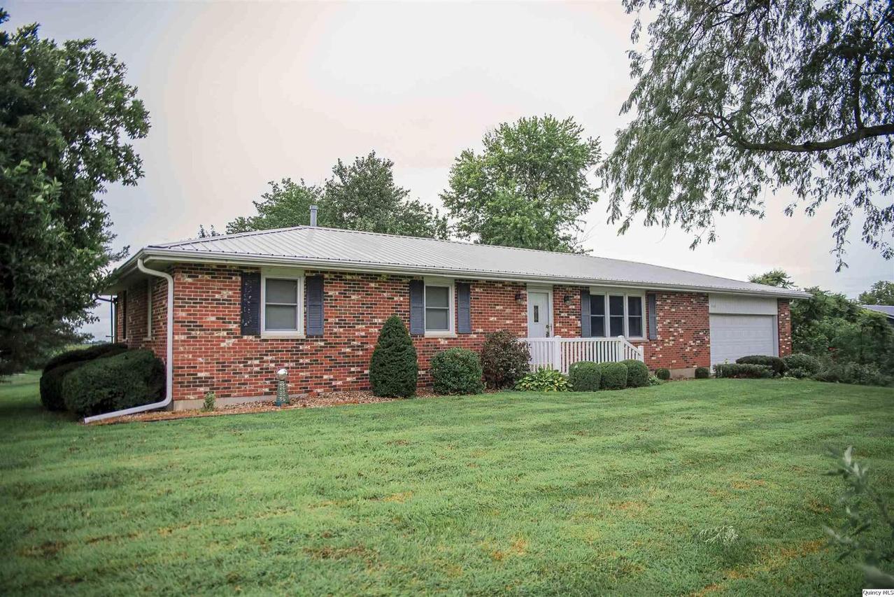 312 N Warsaw St., Ursa, IL 62376