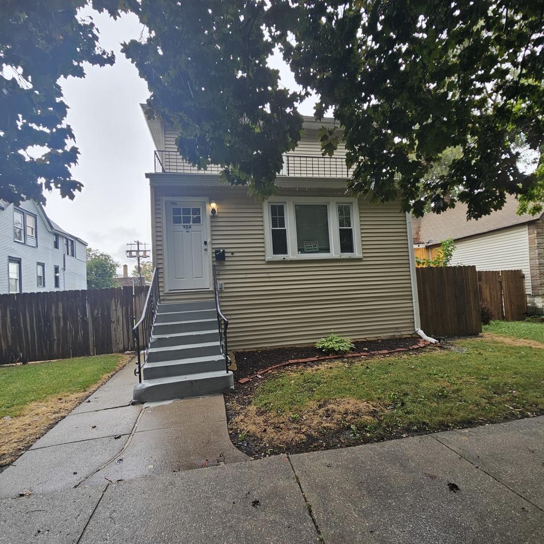 906 S 10th Ave., Maywood, IL 60153