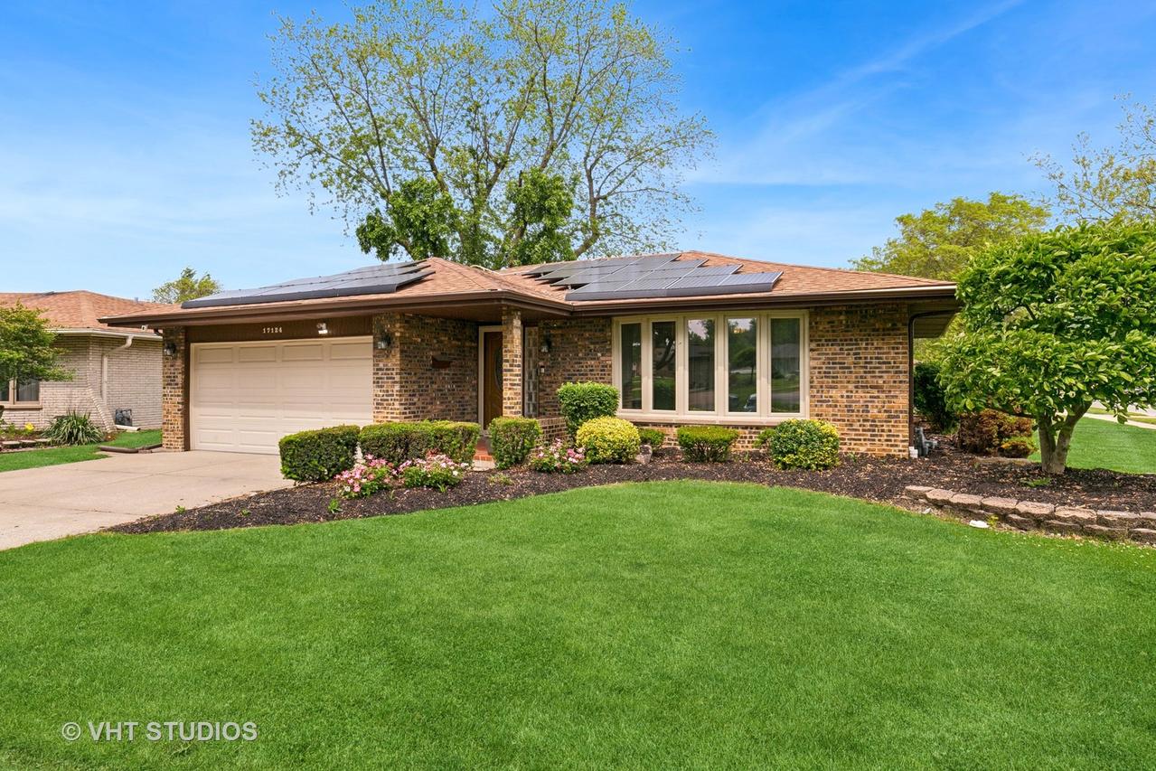 17124 Langley Ave., South Holland, IL 60473