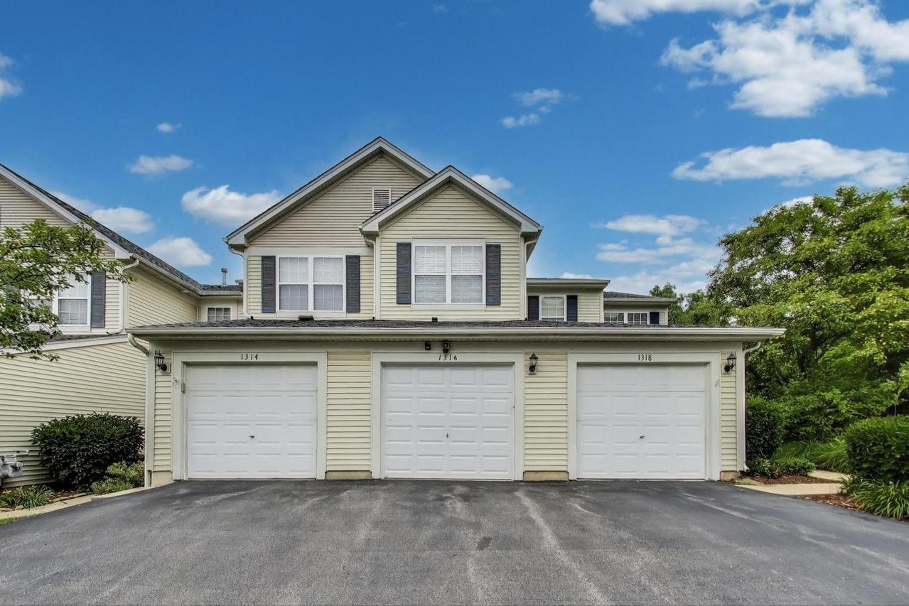 1316 Brookdale Dr., Carpentersville, IL 60110