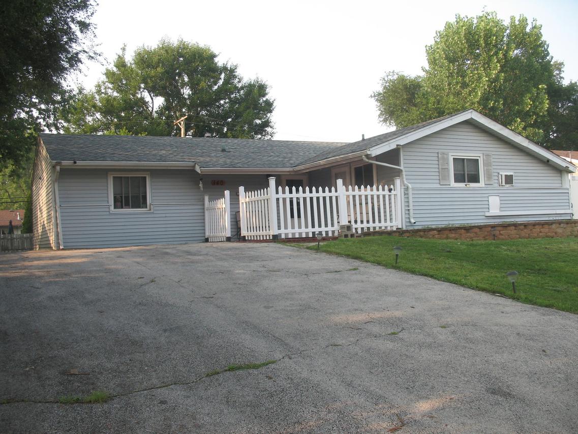 140 Fairwood Dr., Bolingbrook, IL 60440