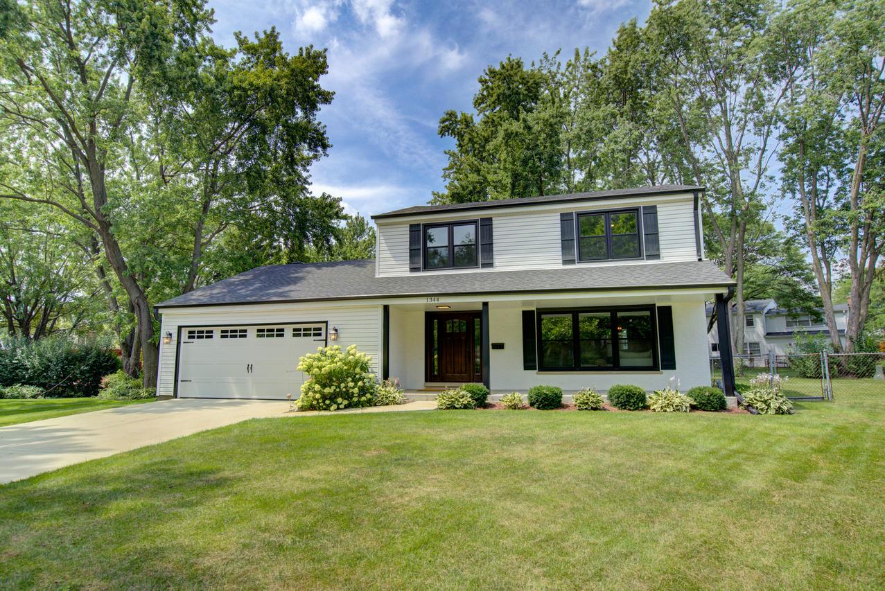 1344 Fir Ct., Naperville, IL 60540