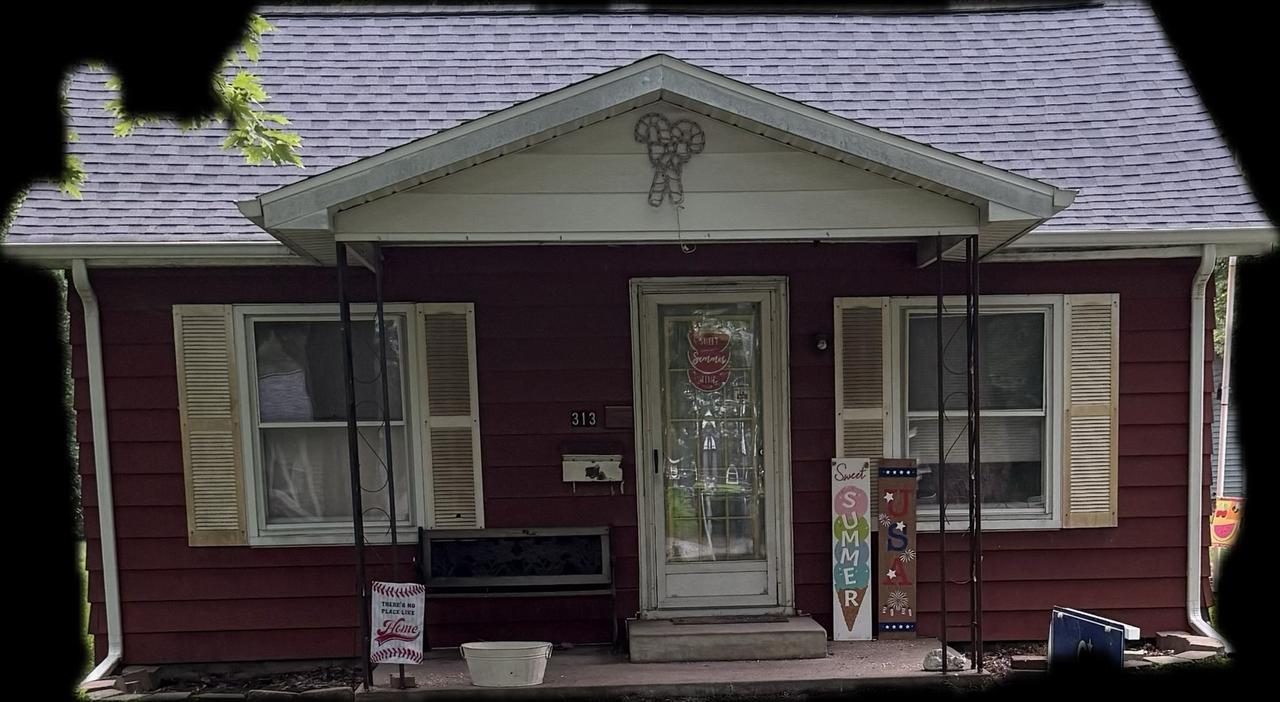 313 N 2nd Ave., Chenoa, IL 61726