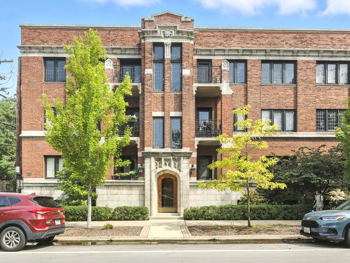 1368 E 57th St. #3, Chicago, IL 60637