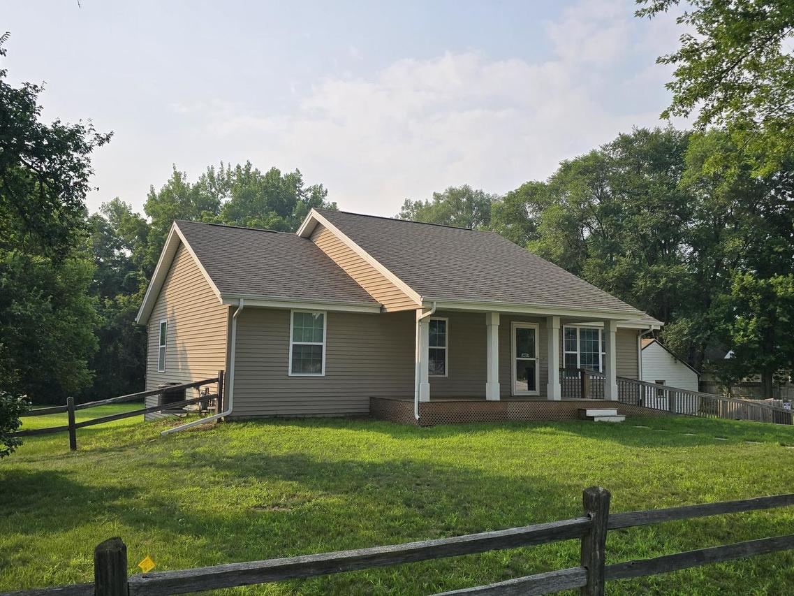 9306 N. 2nd St., Machesney Park, IL 61115