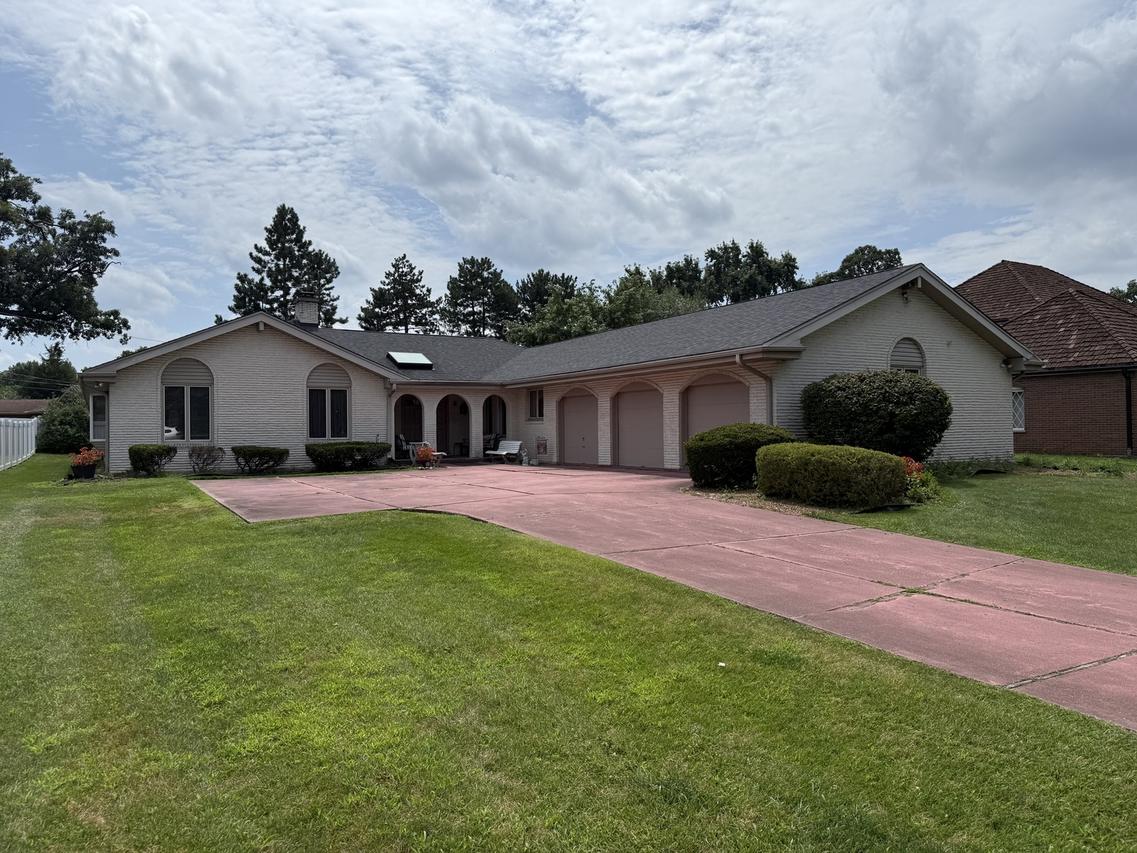 476 Hiawatha Tr., Wood Dale, IL 60191