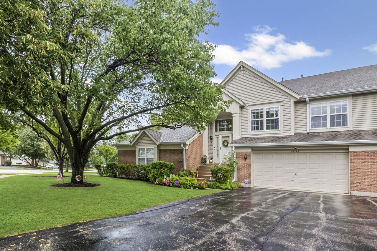 1631 Columbia Cir. #2, Bartlett, IL 60103