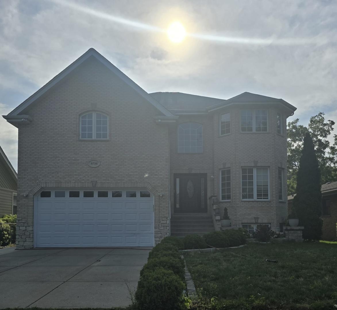 9706 52nd Ave., Oak Lawn, IL 60453