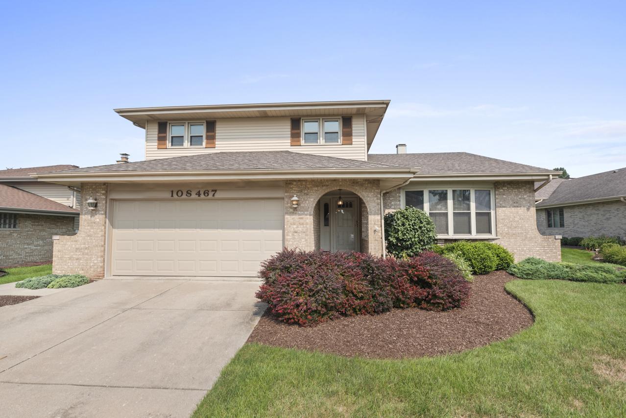 10S467 Rutgers Ct., Downers Grove, IL 60516