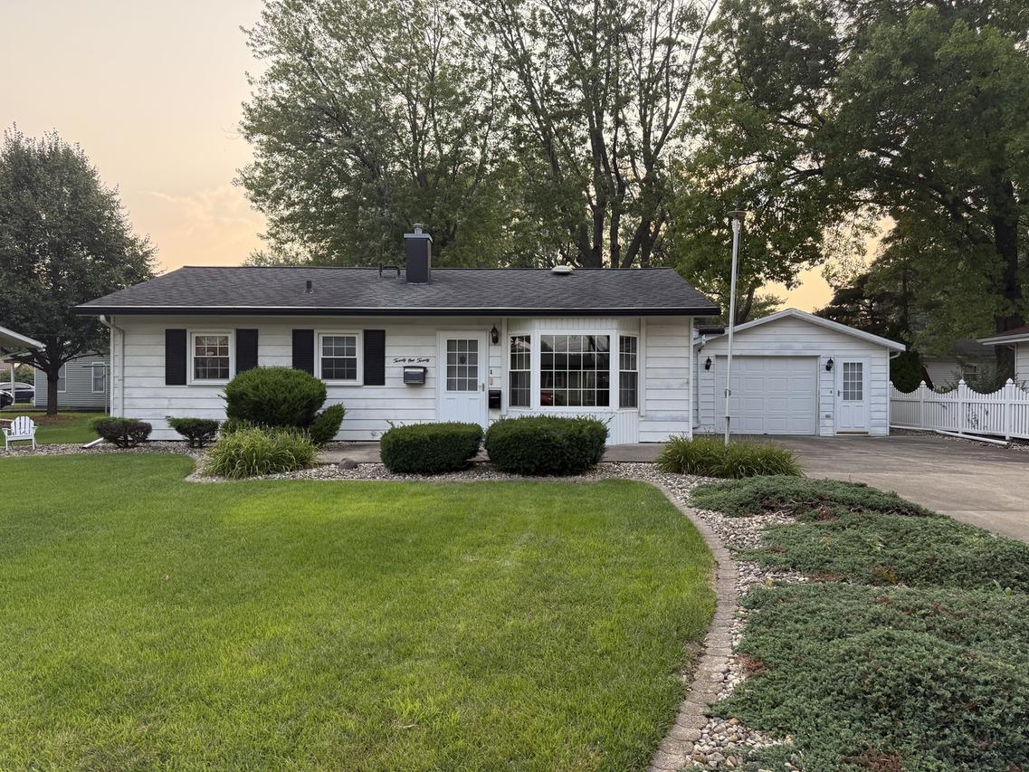 2120 Schuyler Dr., Peru, IL 61354