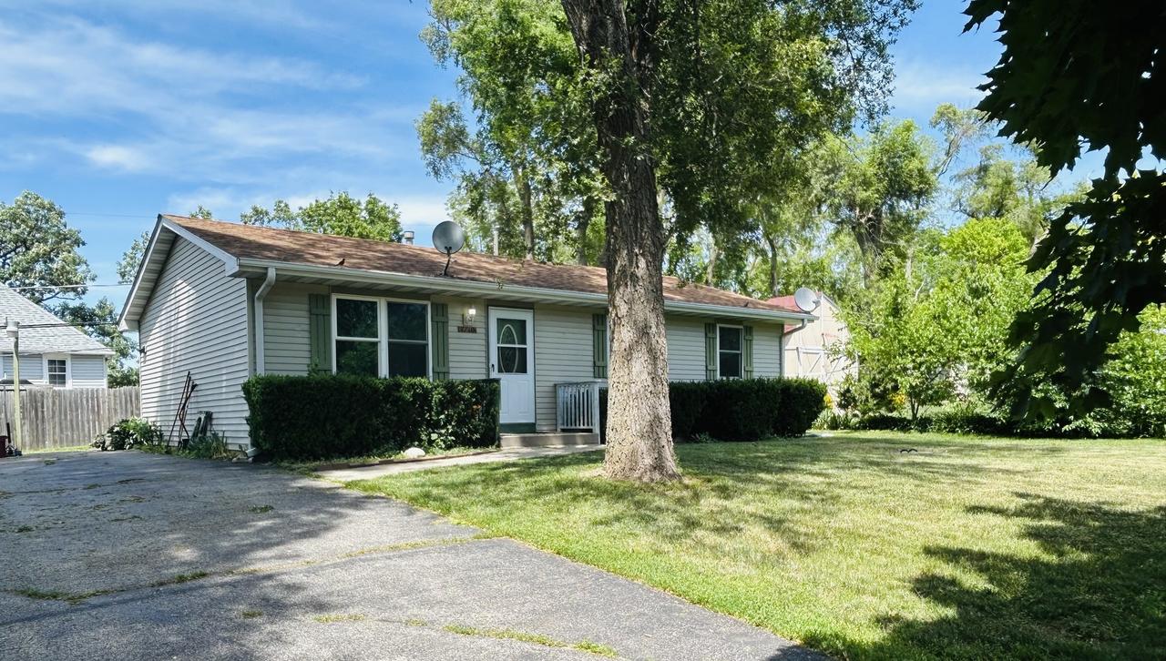 7710 E Sunset Dr., Wonder Lake, IL 60097