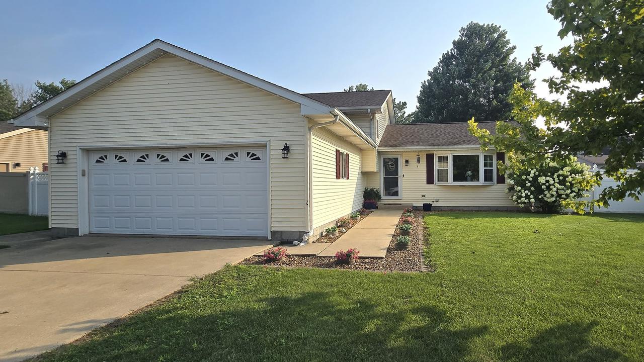 345 Princeton Ave., Bourbonnais, IL 60914
