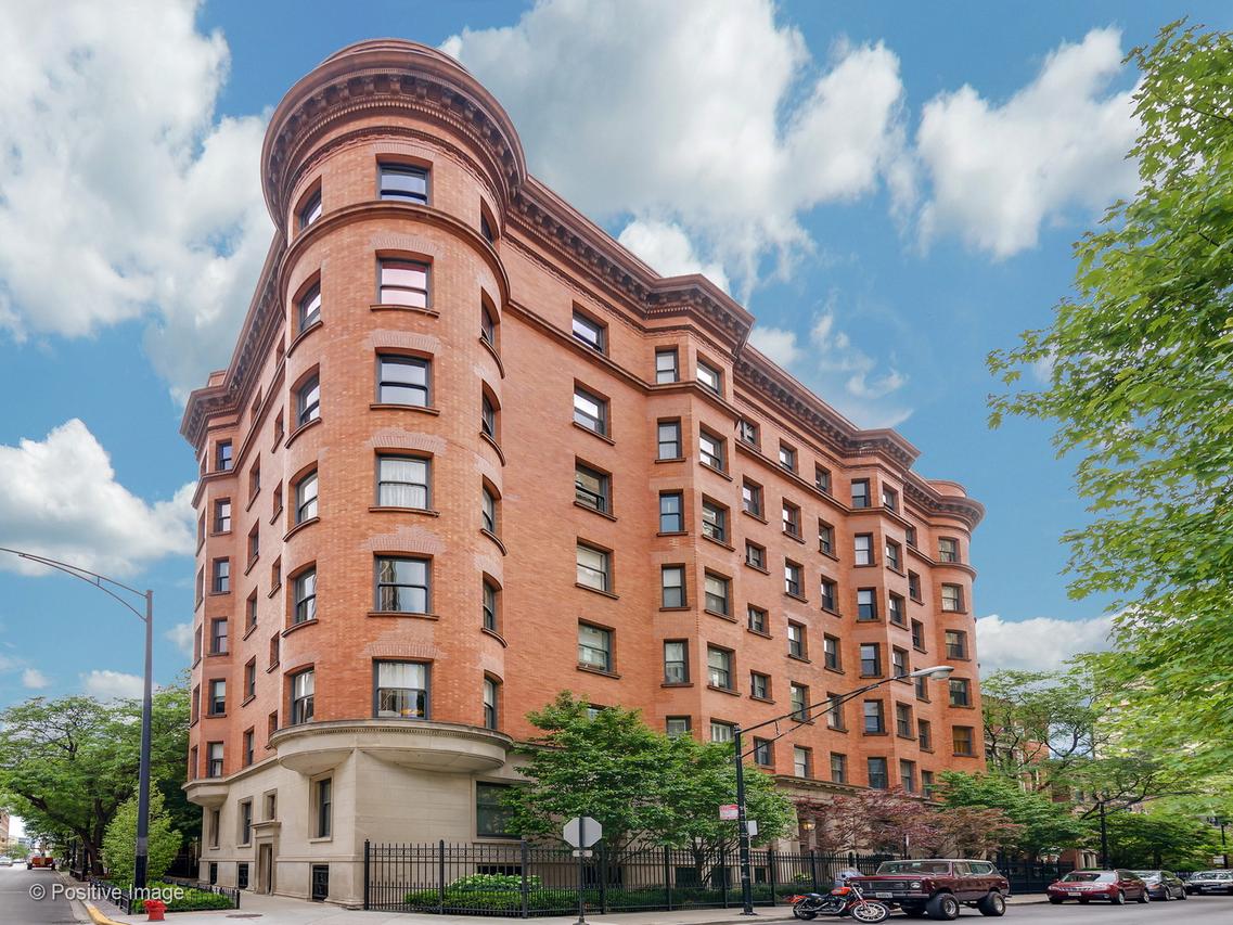 1210 N Astor St. #1A, Chicago, IL 60610