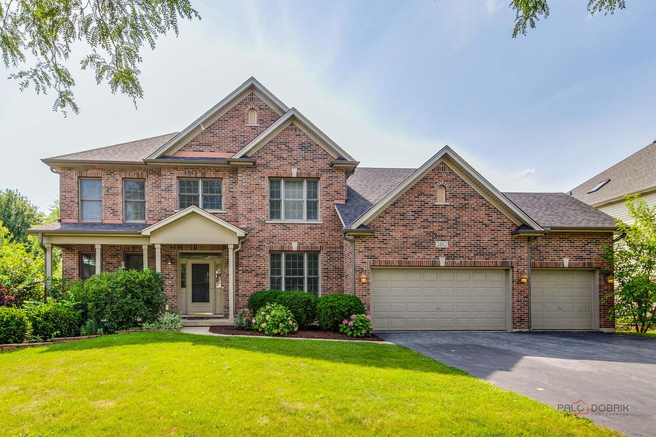 2482 Wyeth Dr., West Chicago, IL 60185