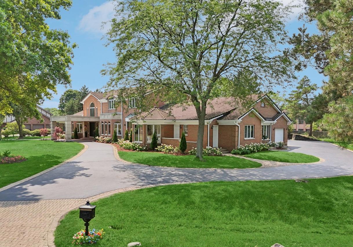 2430 Dorina Dr., Northfield, IL 60093