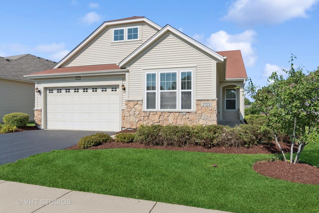 2723 Northmoor Dr., Naperville, IL 60564