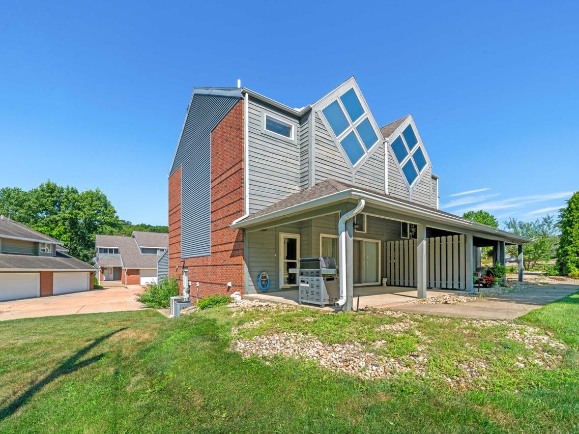 2411 Reynolds Manor St., Ottawa, IL 61350