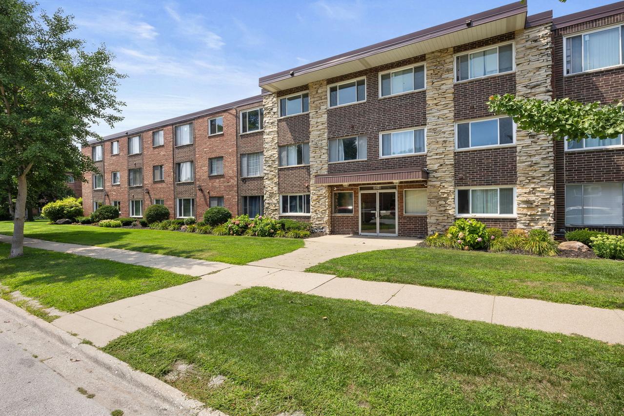 10210 Washington Ave. #305, Oak Lawn, IL 60453
