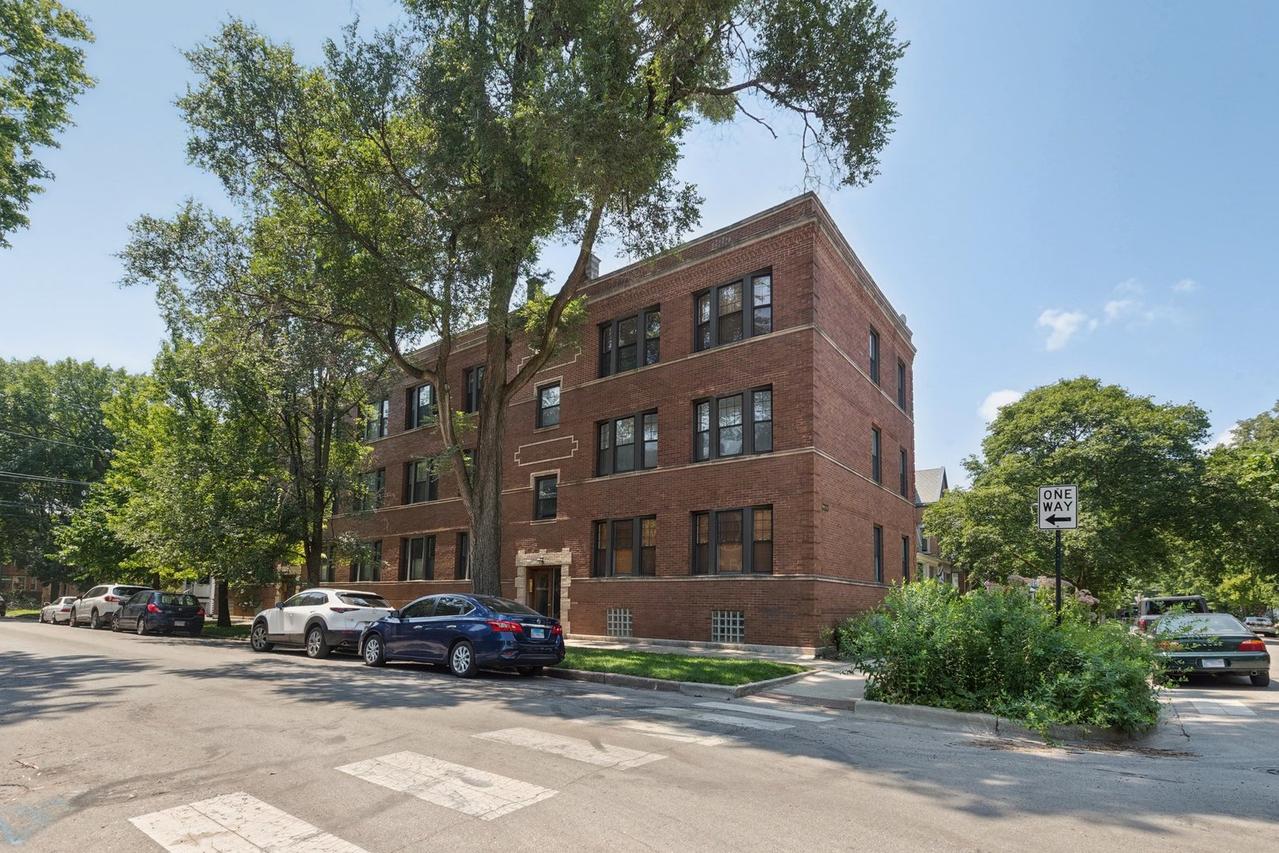 3716 N Hoyne Ave. #1, Chicago, IL 60618