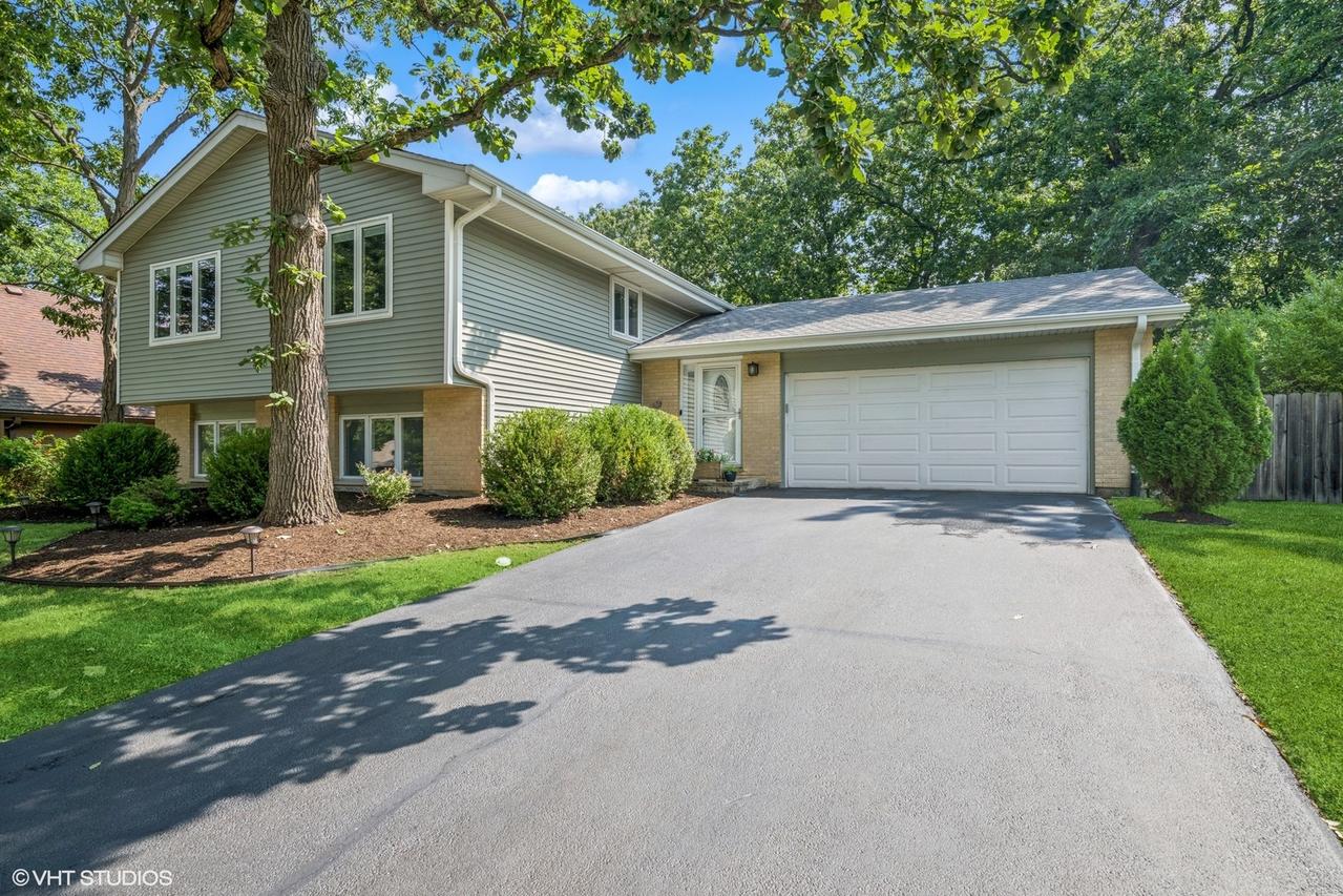 364 Kim Tr., Lake Zurich, IL 60047