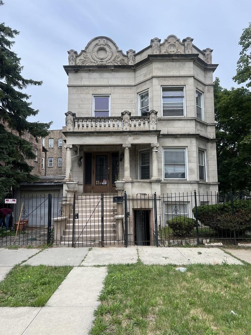 3136 W Douglas Blvd., Chicago, IL 60623