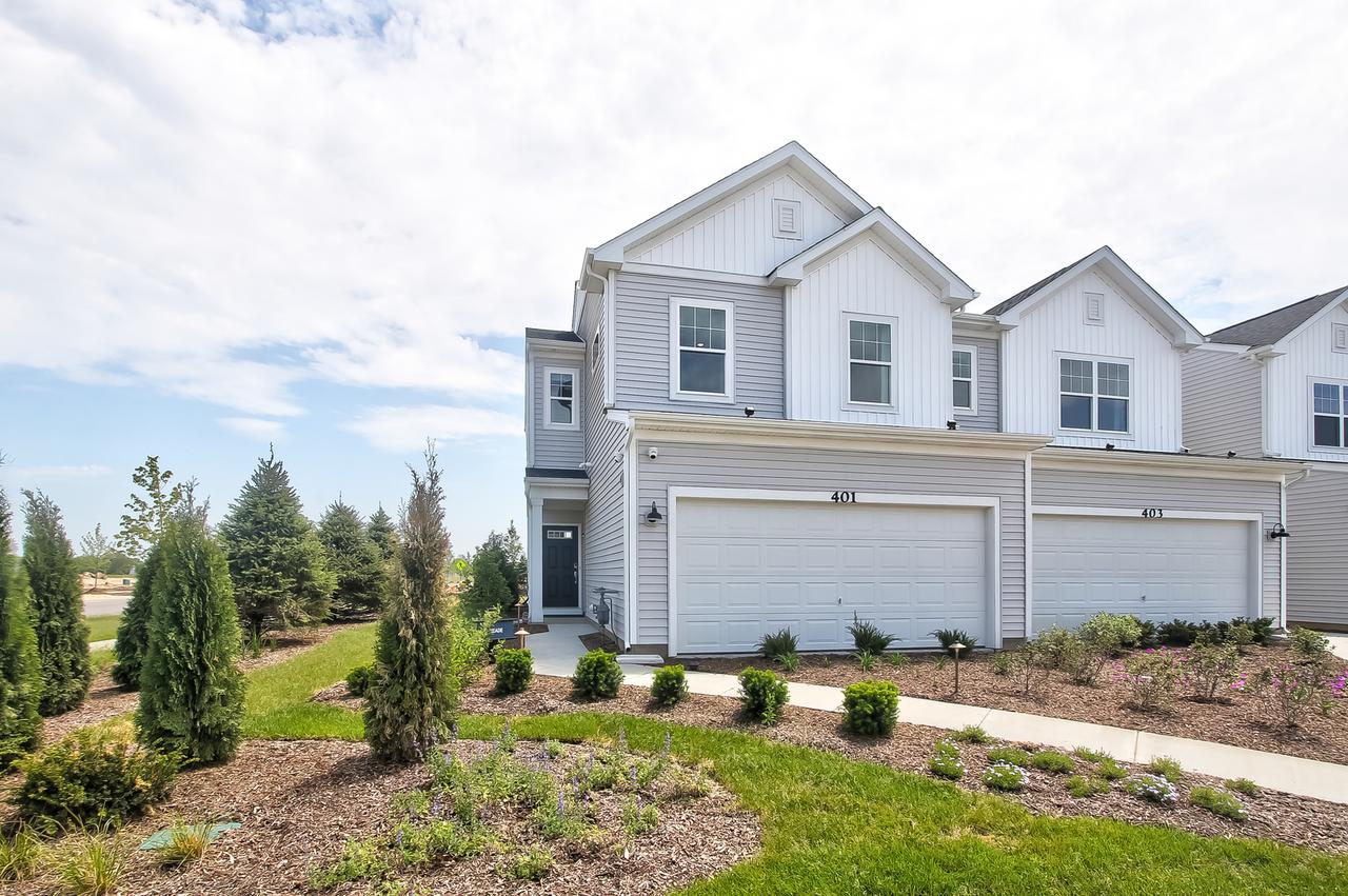 300 Kingsport Dr., South Elgin, IL 60177