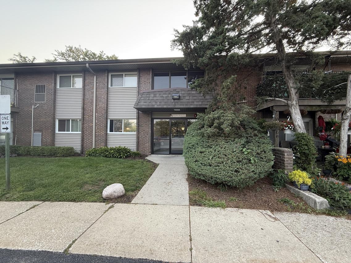 4418 Beau Monde Drive Dr. #206, Lisle, IL 60532