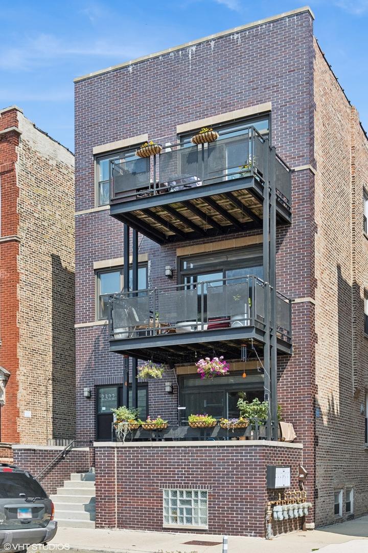 2322 W Augusta Blvd. #3B, Chicago, IL 60622